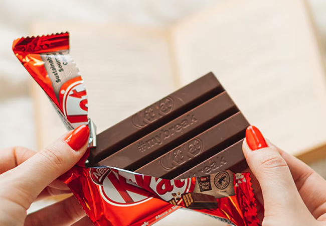 KitKat Named Official Chocolate Bar of Formula 1 Car Racing